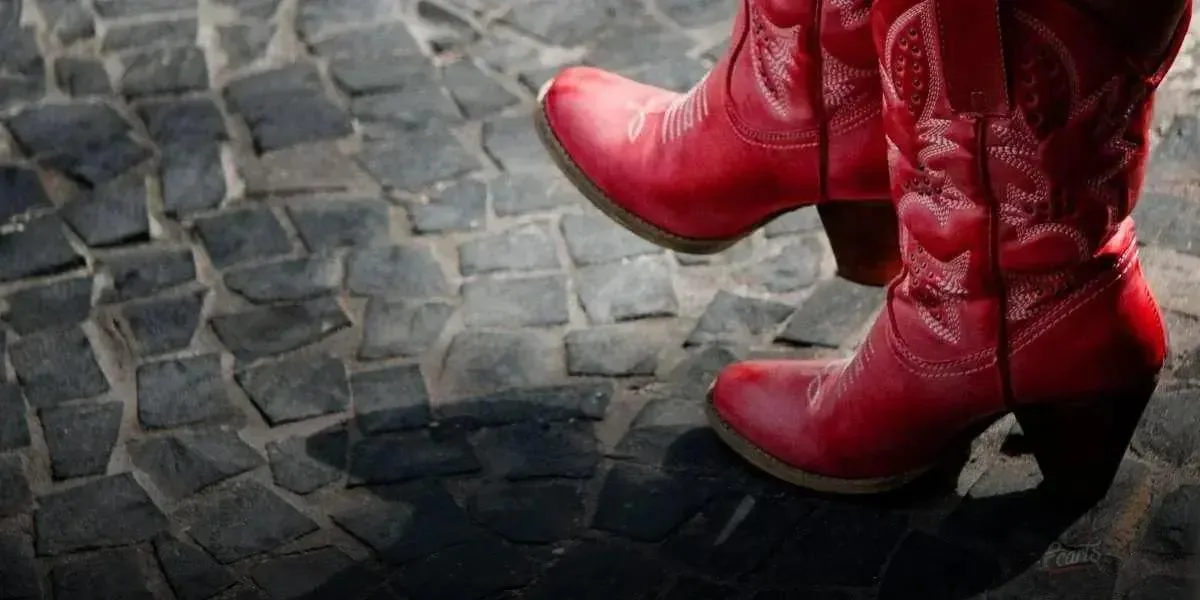Cuidando de Suas Botas de Bico Fino para Durar Mais Cuidando de Suas Botas de Bico Fino para Durar Mais