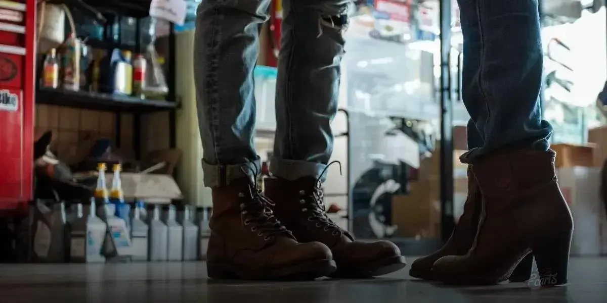 Tendências e estilos atuais de bota feminina com brilho Tendências e estilos atuais de bota feminina com brilho