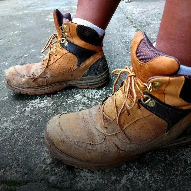 A evolução dos estilos de botas e coturnos ao longo dos anos A evolução dos estilos de botas e coturnos ao longo dos anos