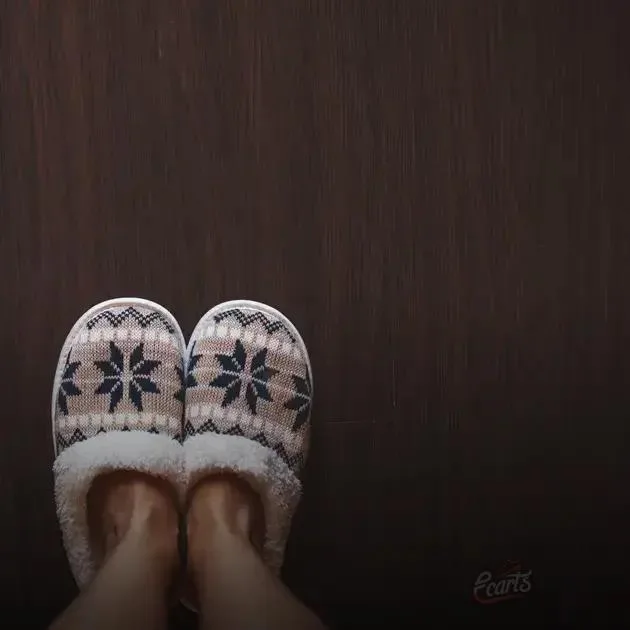 Combinando chinelos retrô com diferentes estilos de roupa Combinando chinelos retrô com diferentes estilos de roupa