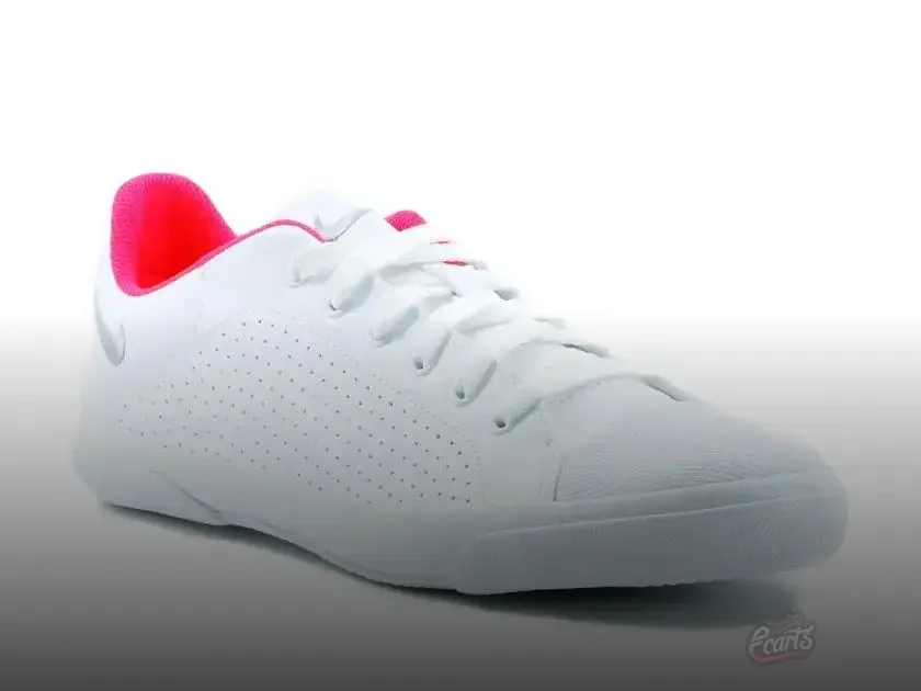 Combinando seu tênis esportivo feminino branco com diferentes looks Combinando seu tênis esportivo feminino branco com diferentes looks