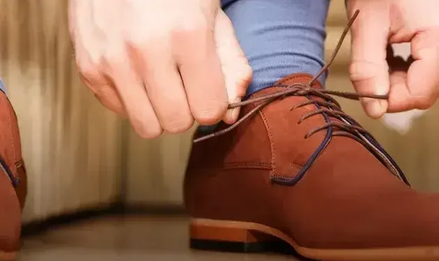 como alargar sapato com amaciante