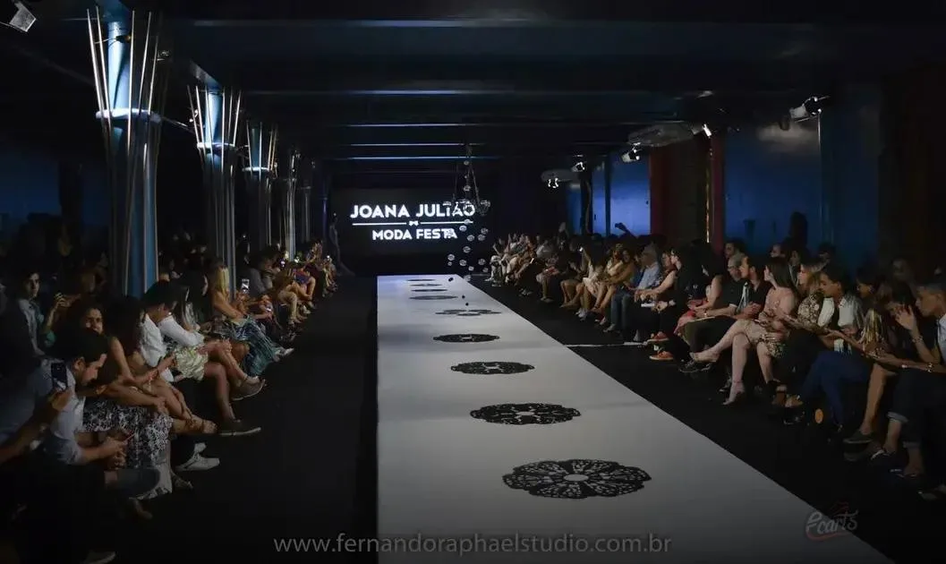 Como as tendências em calçados refletem a moda atual Como as tendências em calçados refletem a moda atual