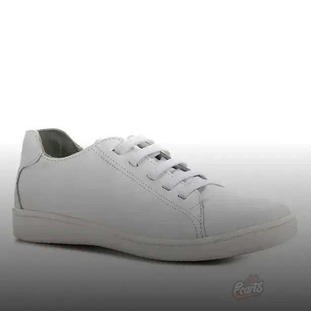 Dicas de Limpeza: Como Cuidar dos seus Sapatos para Maior Durabilidade Dicas de Limpeza: Como Cuidar dos seus Sapatos para Maior Durabilidade