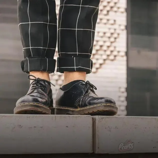Dicas de moda para combinar botas e coturnos com diferentes looks Dicas de moda para combinar botas e coturnos com diferentes looks