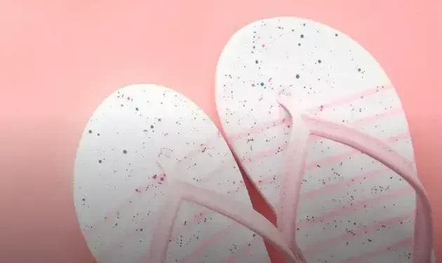 sandálias de couro sintético