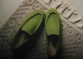 sapatilha de couro feminina