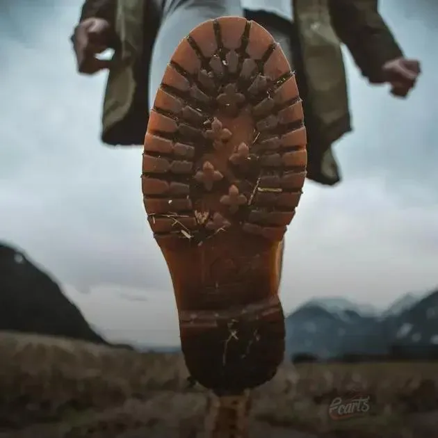 Tendências da moda: Bota Coturno com salto em alta no street style Tendências da moda: Bota Coturno com salto em alta no street style