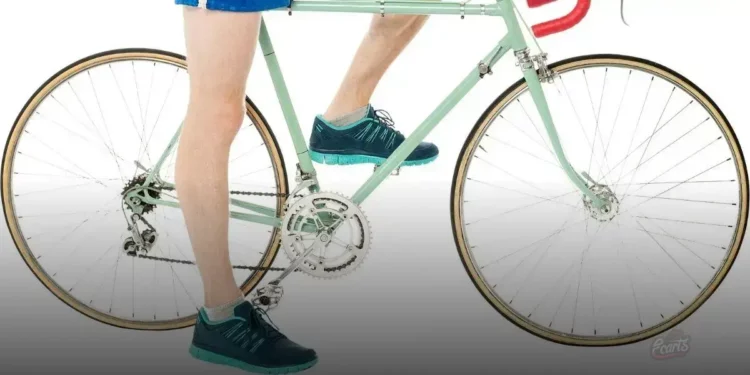 vestido com tenis esportivo