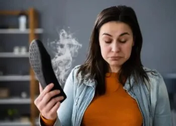 Chega de Chulé! Aprenda a Eliminar o Mau Cheiro dos Sapatos com Sal