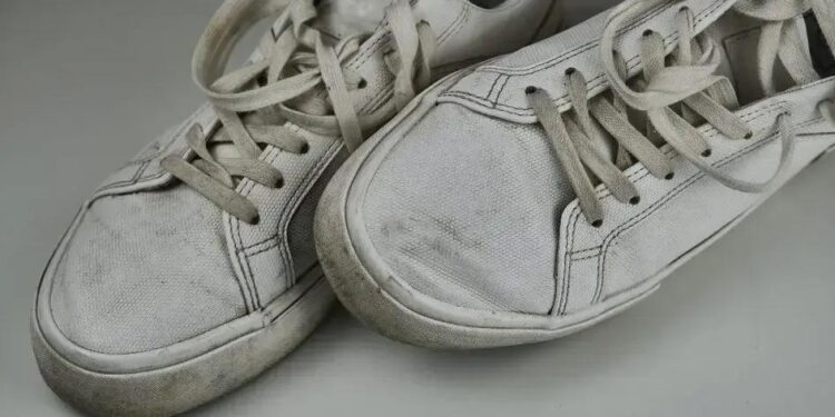 Chulé no tênis te incomodando? Elimine o mau cheiro RAPIDAMENTE!