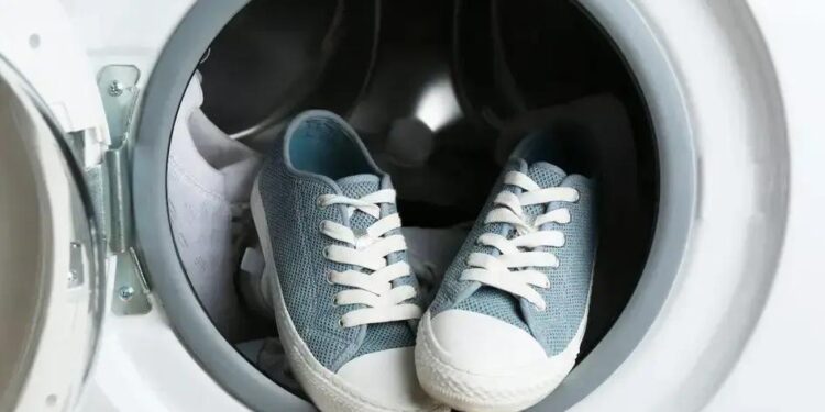 Como Lavar Tênis com Chulé: Guia Fácil Para Eliminar o Mau Cheiro