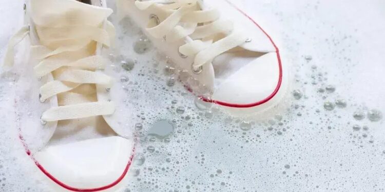 Chega de Chulé! Dicas Infalíveis para Eliminar o Mau Cheiro do Tênis