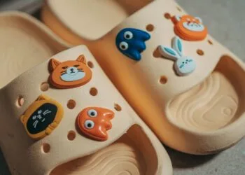 Como Alargar Crocs e Sandálias de Plástico Sem Estragar (PVC, EVA, Melissa)