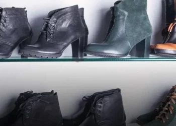 Bota feminina com estampa