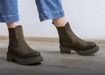 Bota feminina com estilo cowboy