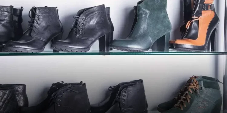 Bota feminina com solado tratorado