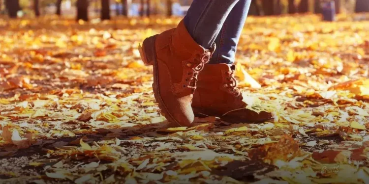 Bota feminina com textura