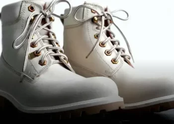 Bota feminina de bico fino