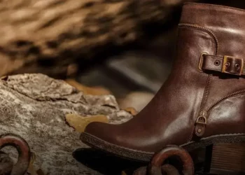 Bota feminina para caminhada