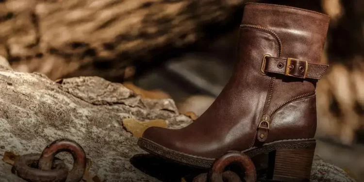 Bota feminina para caminhada