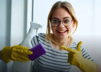 Limpeza de sapatos de camurca