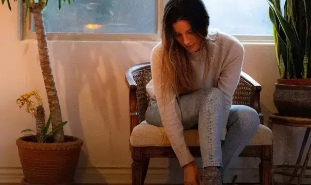 Alargar sapatos com água congelada