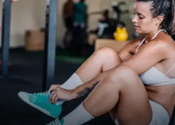 Alargar sapatos com sacos de água