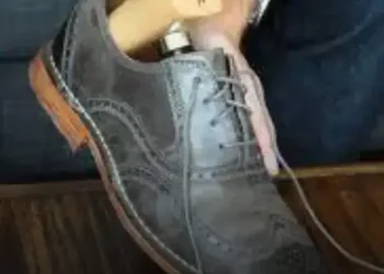 Alargar sapatos com técnicas fáceis