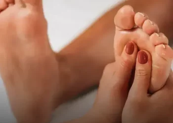 Alargar sapatos de couro