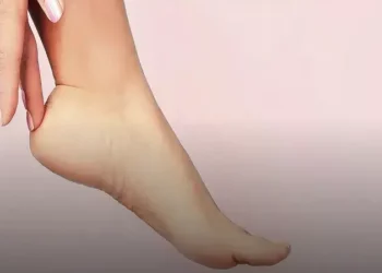 Alargar sapatos de forma natural