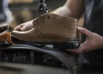 Alargar sapatos pelo congelamento