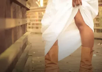 Bota Coturno com fivela