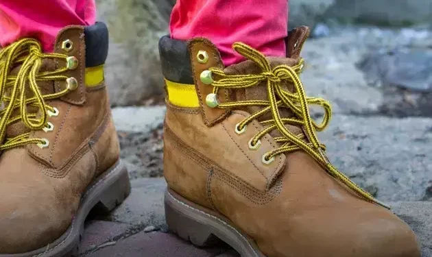 Bota Coturno com salto