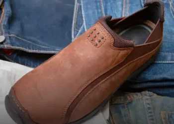 Bota Coturno com zíper