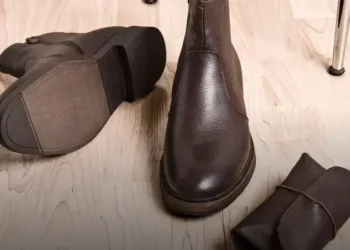 Bota Coturno de cano médio