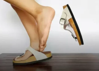 chinelos femininos modernos