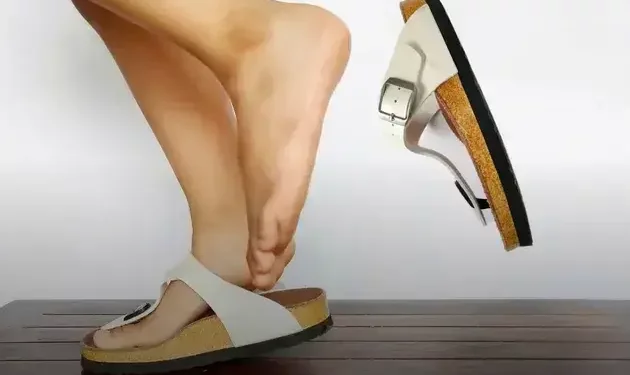 chinelos femininos modernos