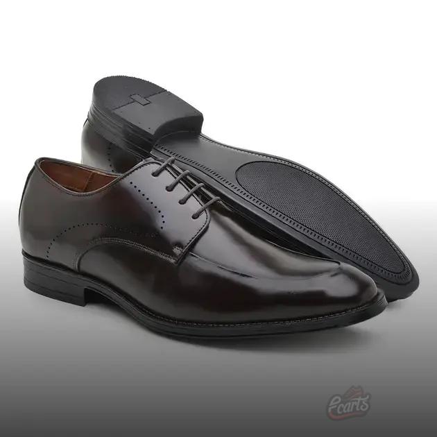 Combinando Sapatos Derby com Diferentes Estilos de Vestuário Masculino