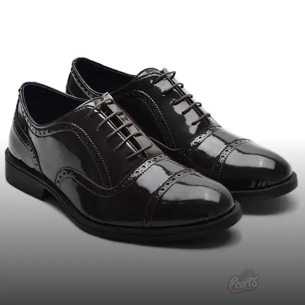 Combinando Sapatos Oxford Clássicos com Diferentes Estilos de Vestuário