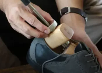 como fazer para alargar sapato