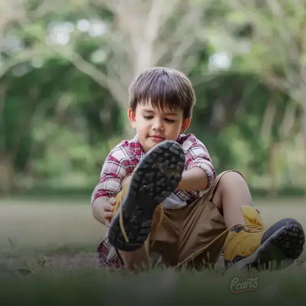 Como Medir o Pé da Criança para a Tabela de Calçados