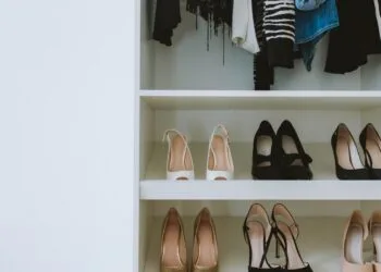Como guardar sapatos de forma prática e organizada