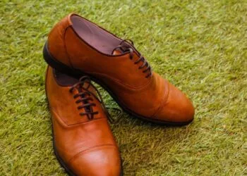 Sapato Social Masculino Solado Branco: 7 Dicas para um Visual Elegante