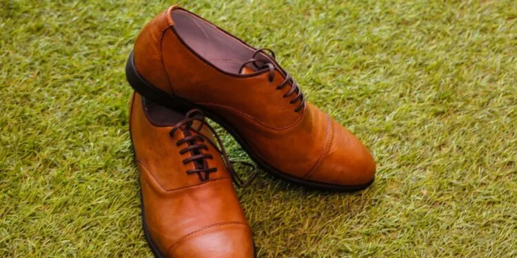 Sapato Social Masculino Solado Branco: 7 Dicas para um Visual Elegante
