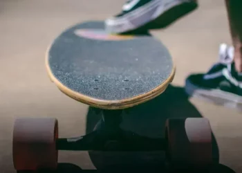 tenis esportivo branco