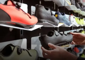 tenis esportivo todo preto