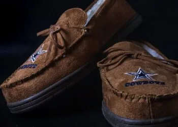 Qual é a diferença entre mocassim e loafer? 5 Fatos Surpreendentes