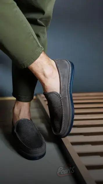 Por que conhecer a diferença entre mocassim e loafer pode melhorar seu estilo