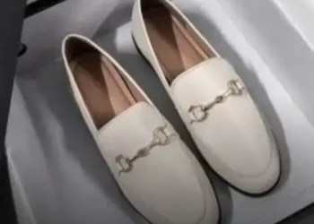 Qual a melhor cor de mocassim feminino?